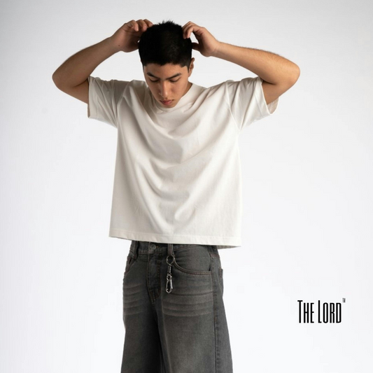 Oversized and Overlooked: Why Baggy Clothing is Making a Comeback