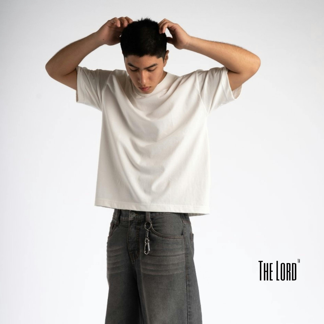 Oversized and Overlooked: Why Baggy Clothing is Making a Comeback