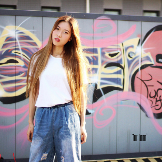 Woman wearing streetwear